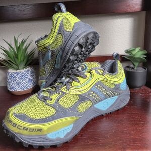 Brooks Womens Sneakers - Lime and Blue